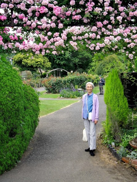 FUJISAWA - Exploring the flower gardens in Ofuna with Marika